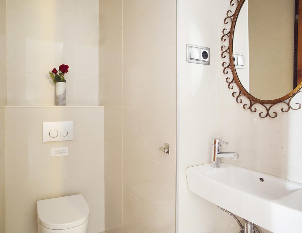 Aparteasy - Authentic Family Apartment Barcelona Exterior foto