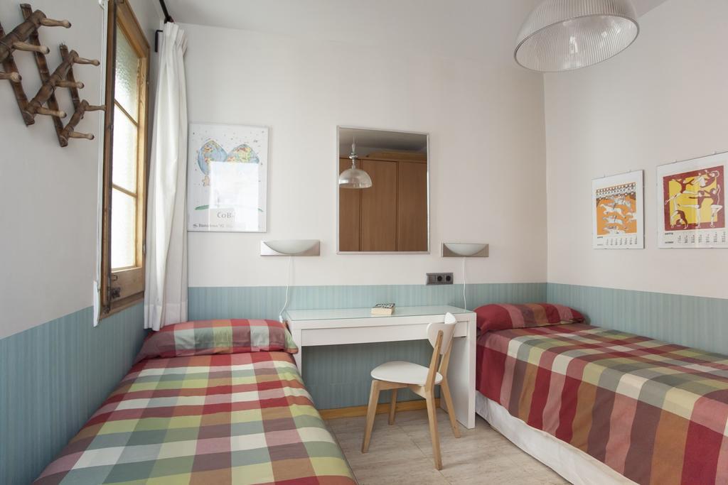 Aparteasy - Authentic Family Apartment Barcelona Exterior foto